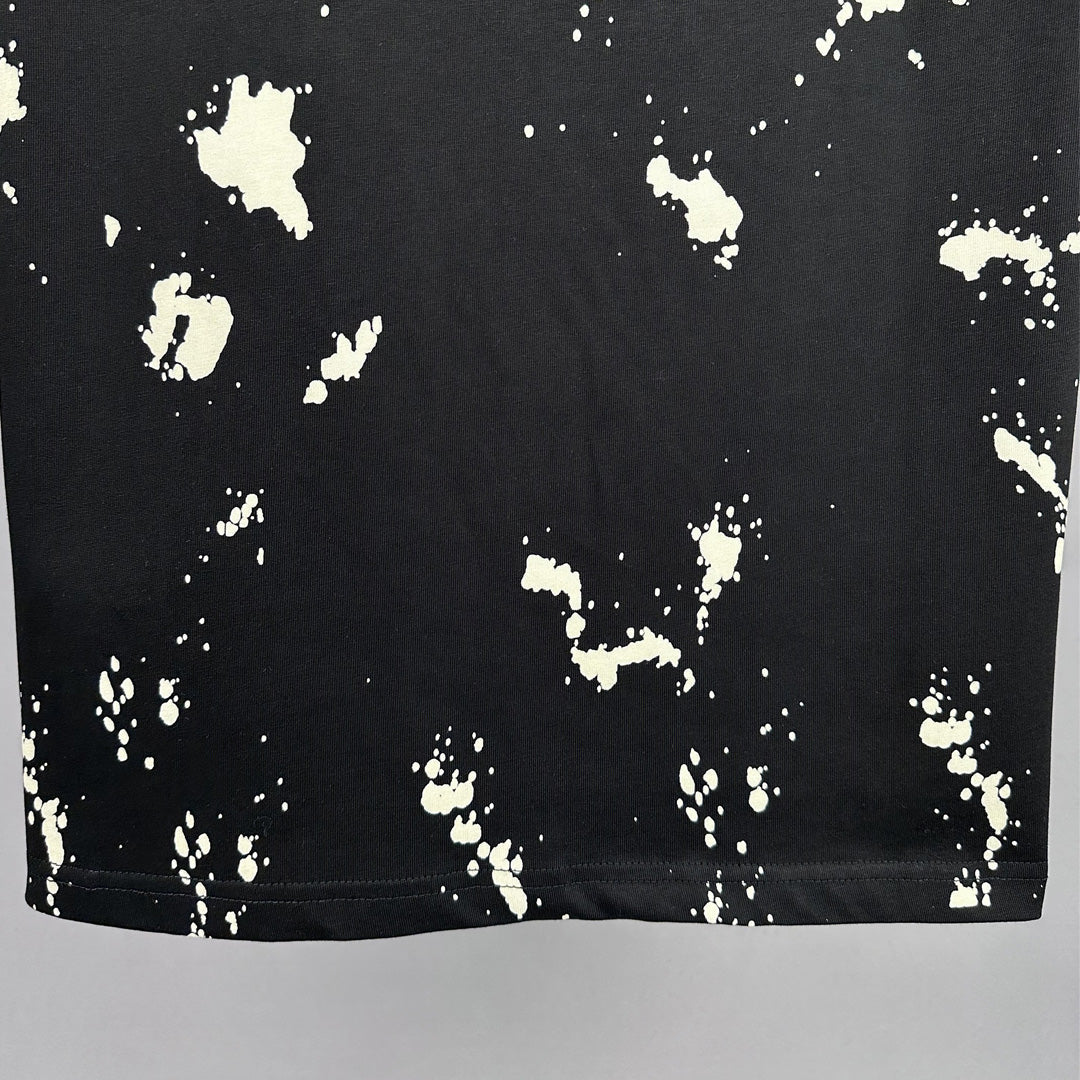 Dsquared2 Graffiti Paint Logo Cotton T-Shirt – 100% Cotton Unisex Tee | Black & White